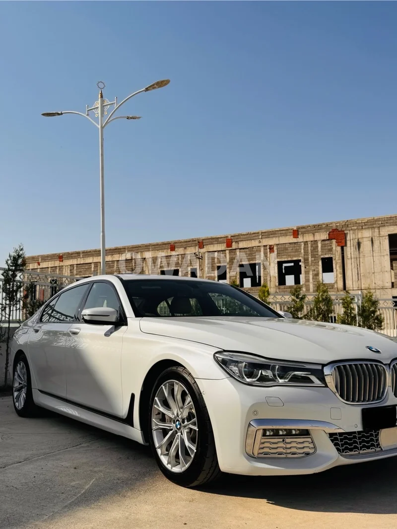 BMW 740