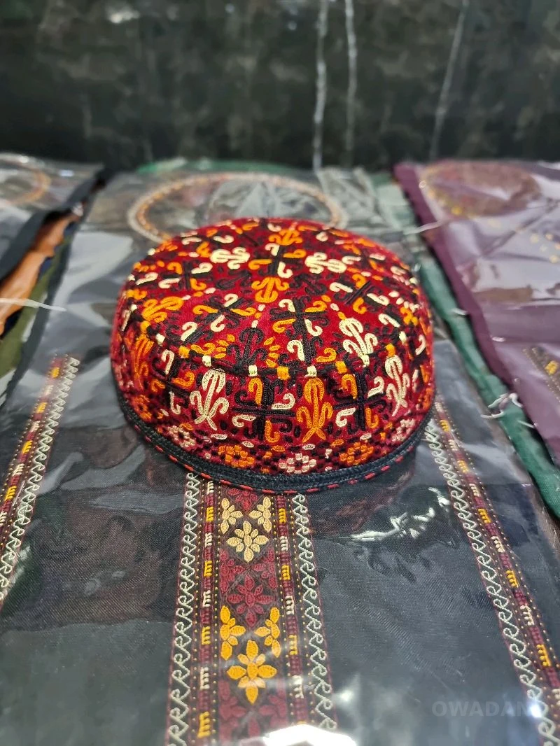 Pombahyn yuzune edilen tahya