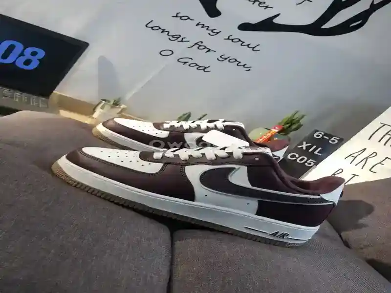 Nike Air Force 1