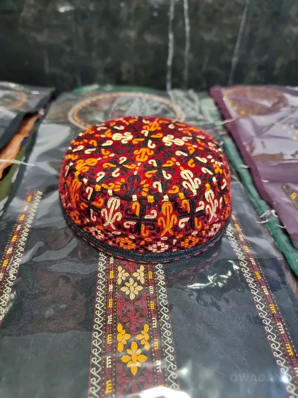 Pombahyn yuzune edilen tahya